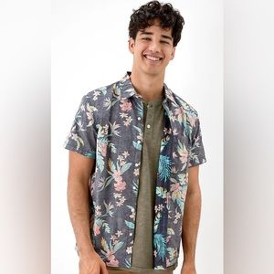 American Eagle Tropical Resort Button Up Shirt Size Medium